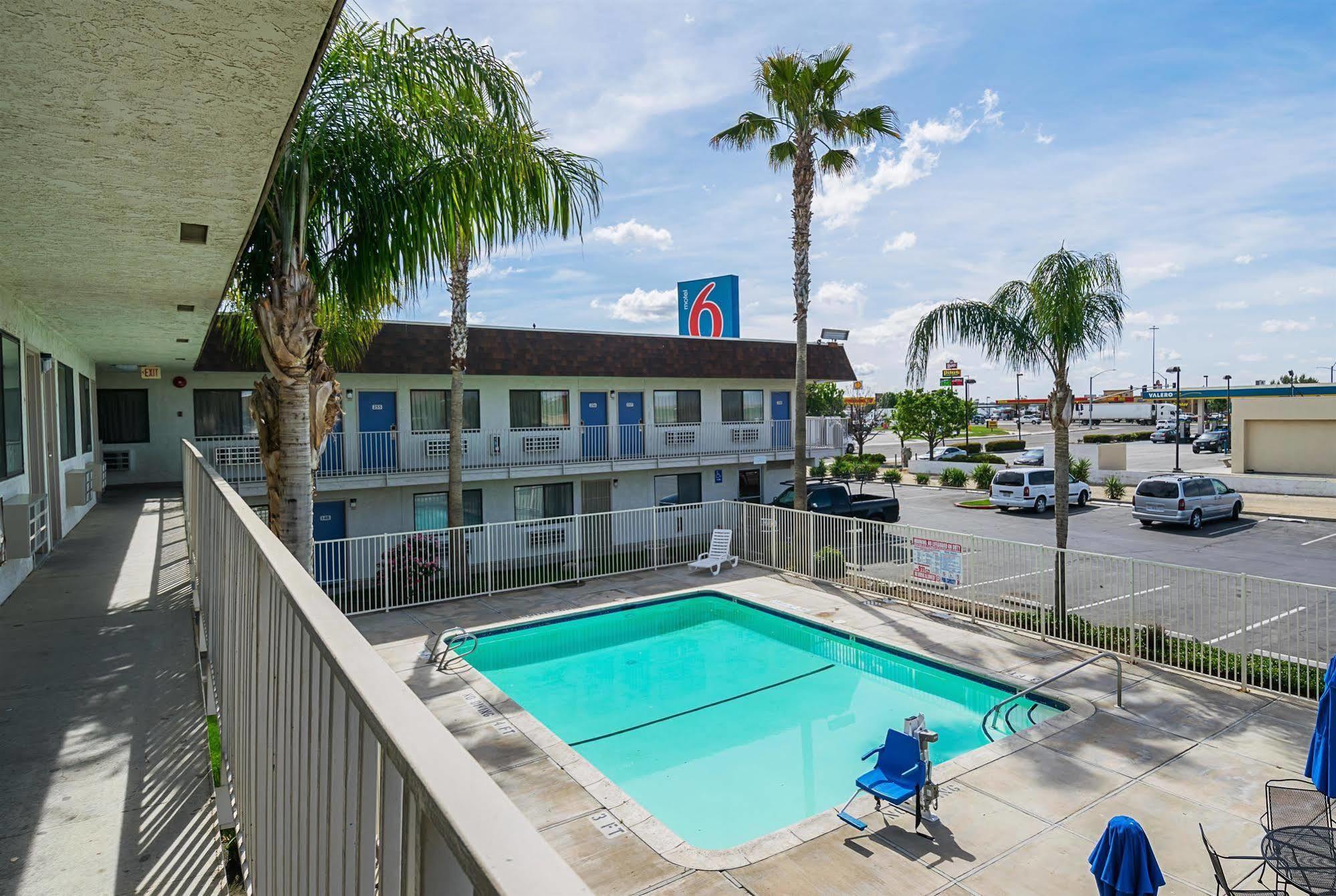 Motel 6 Lost Hills / Buttonwillow Racetrack Exterior foto
