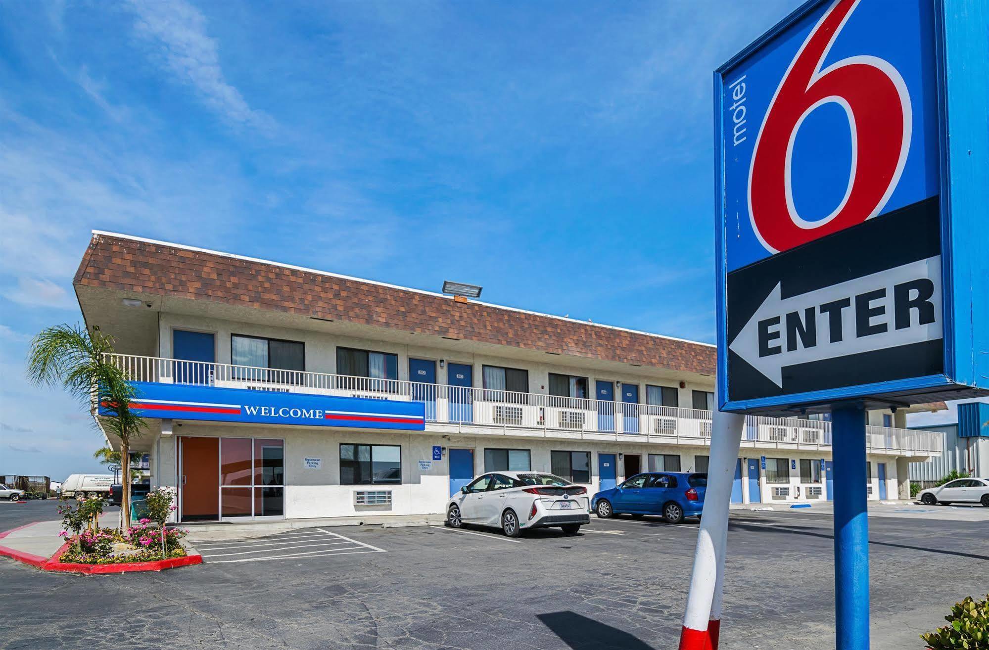 Motel 6 Lost Hills / Buttonwillow Racetrack Exterior foto